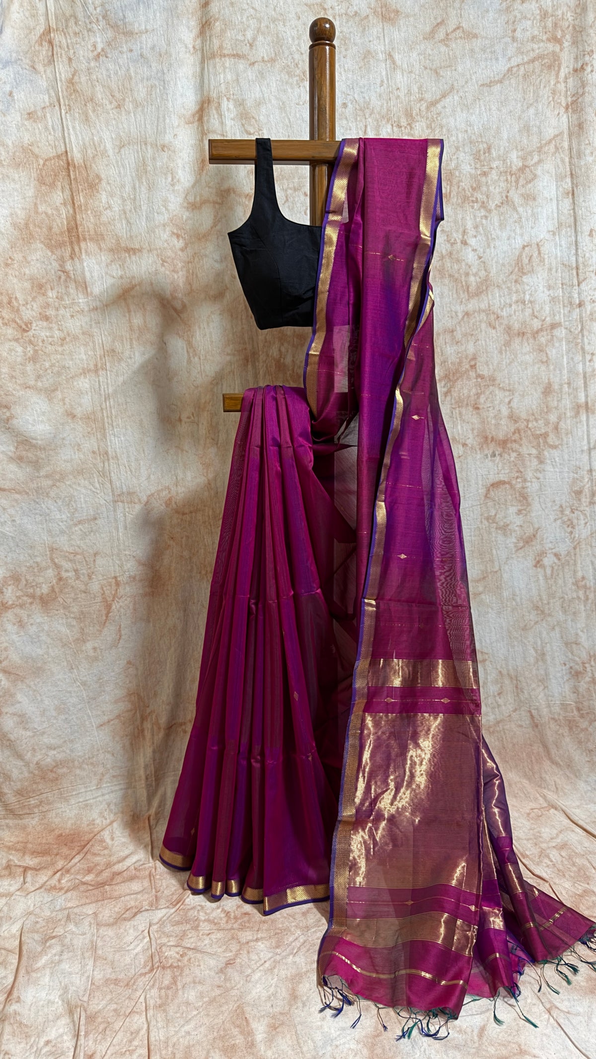 Handloom Diamond Butta Maheshwari Saree - Magenta Purple