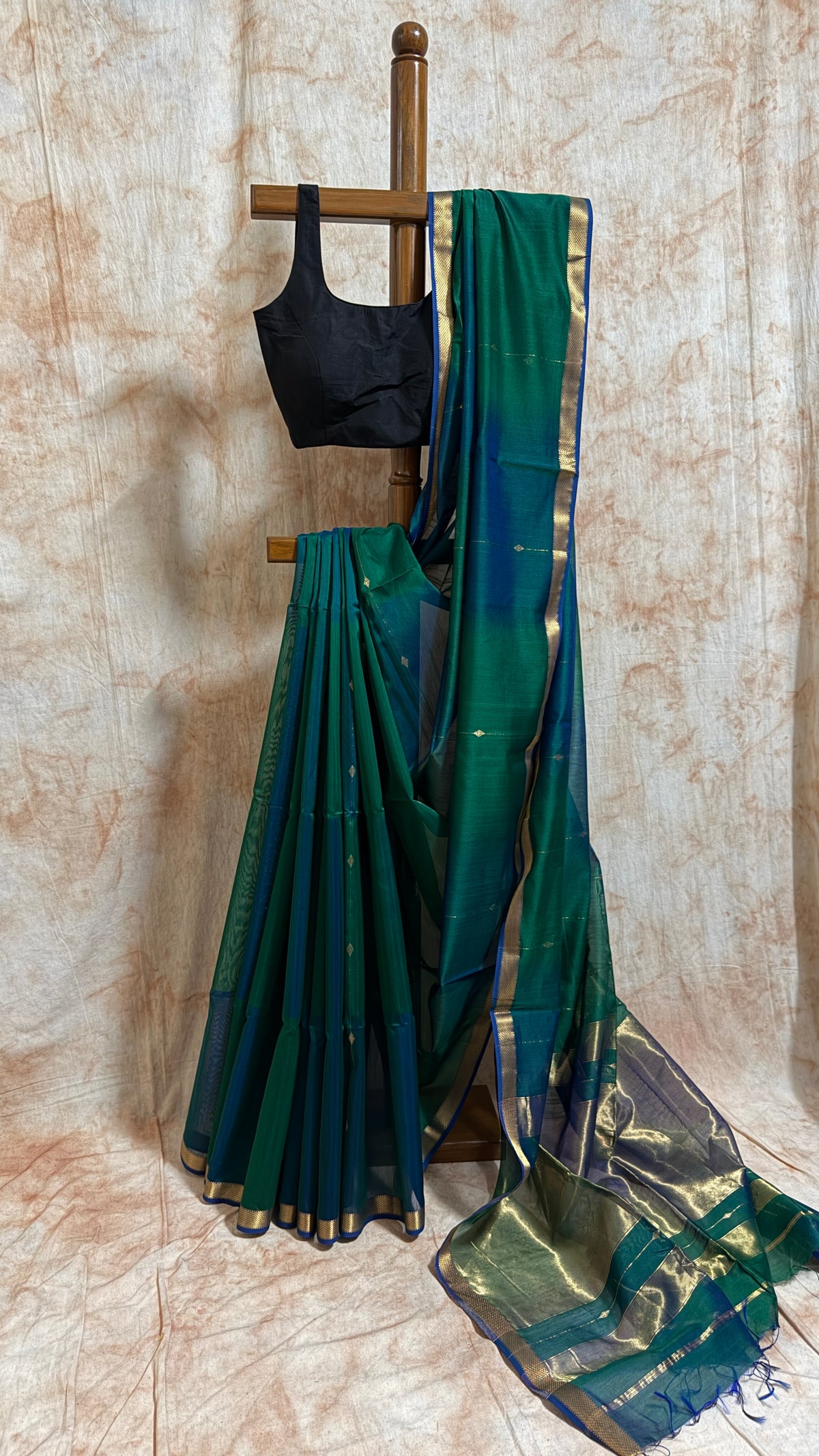 Handloom Diamond Butta Maheshwari Saree - Green Blue