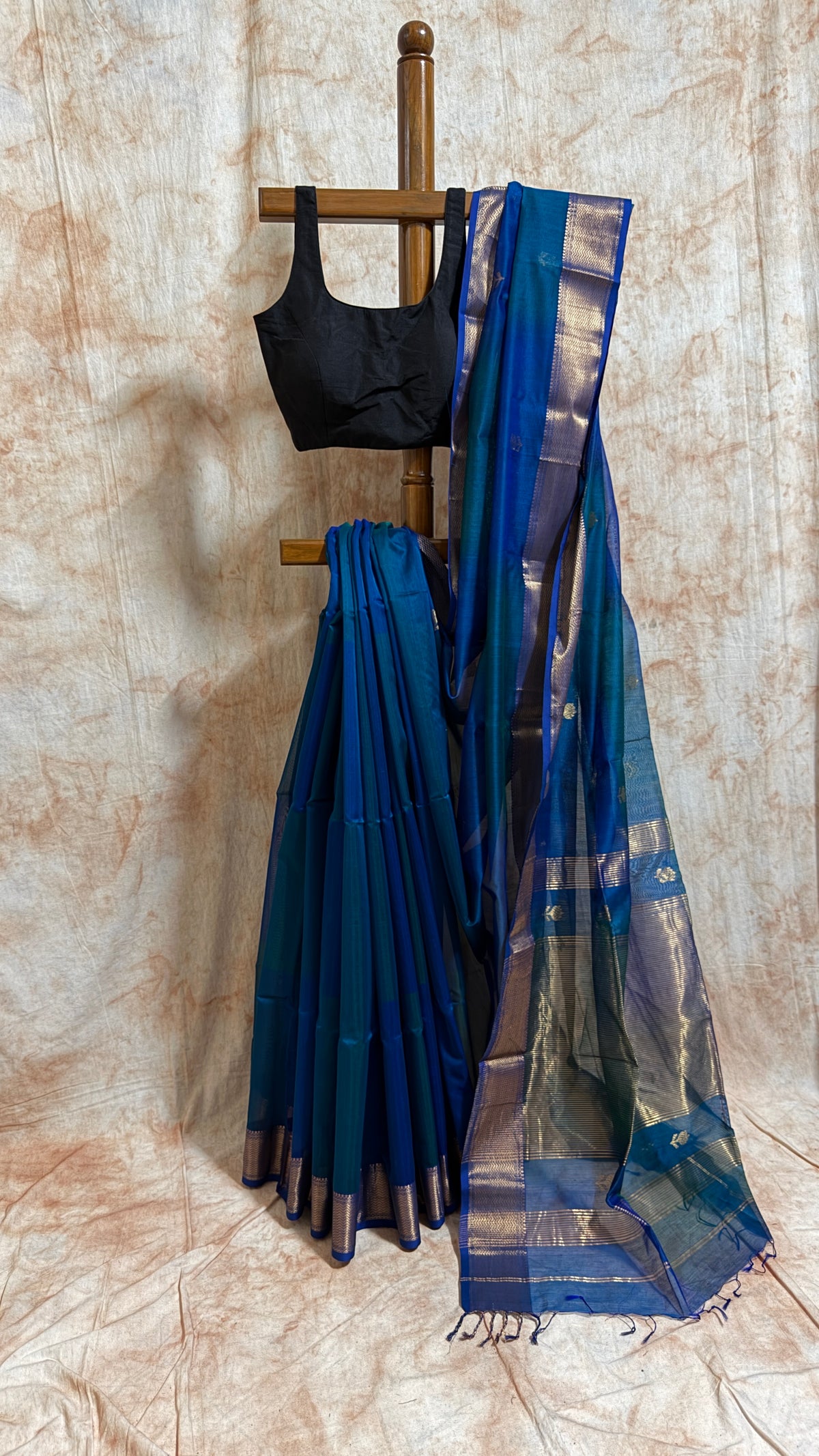 Handloom Kamal Butta Maheshwari Saree - Blue Green Dual Tone