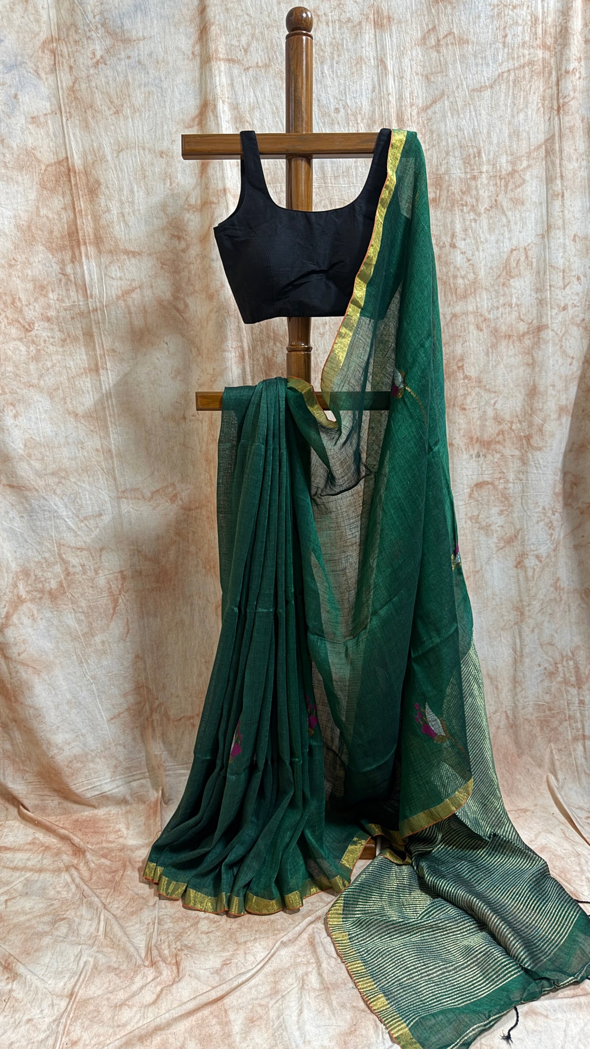 Linen with Jamdani Tulip Motif - Green