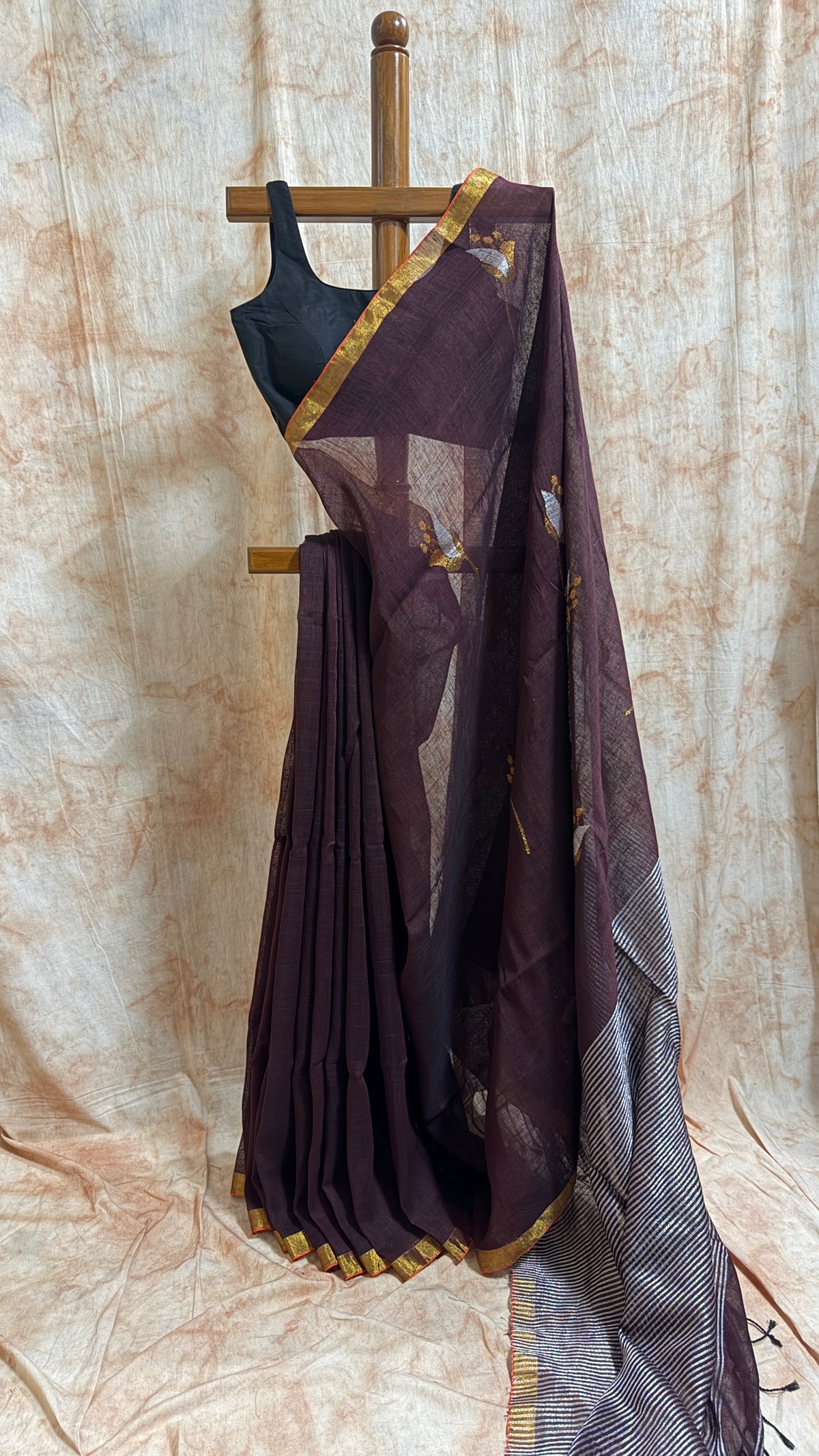 Linen with Jamdani Tulip Motif - Chocolate