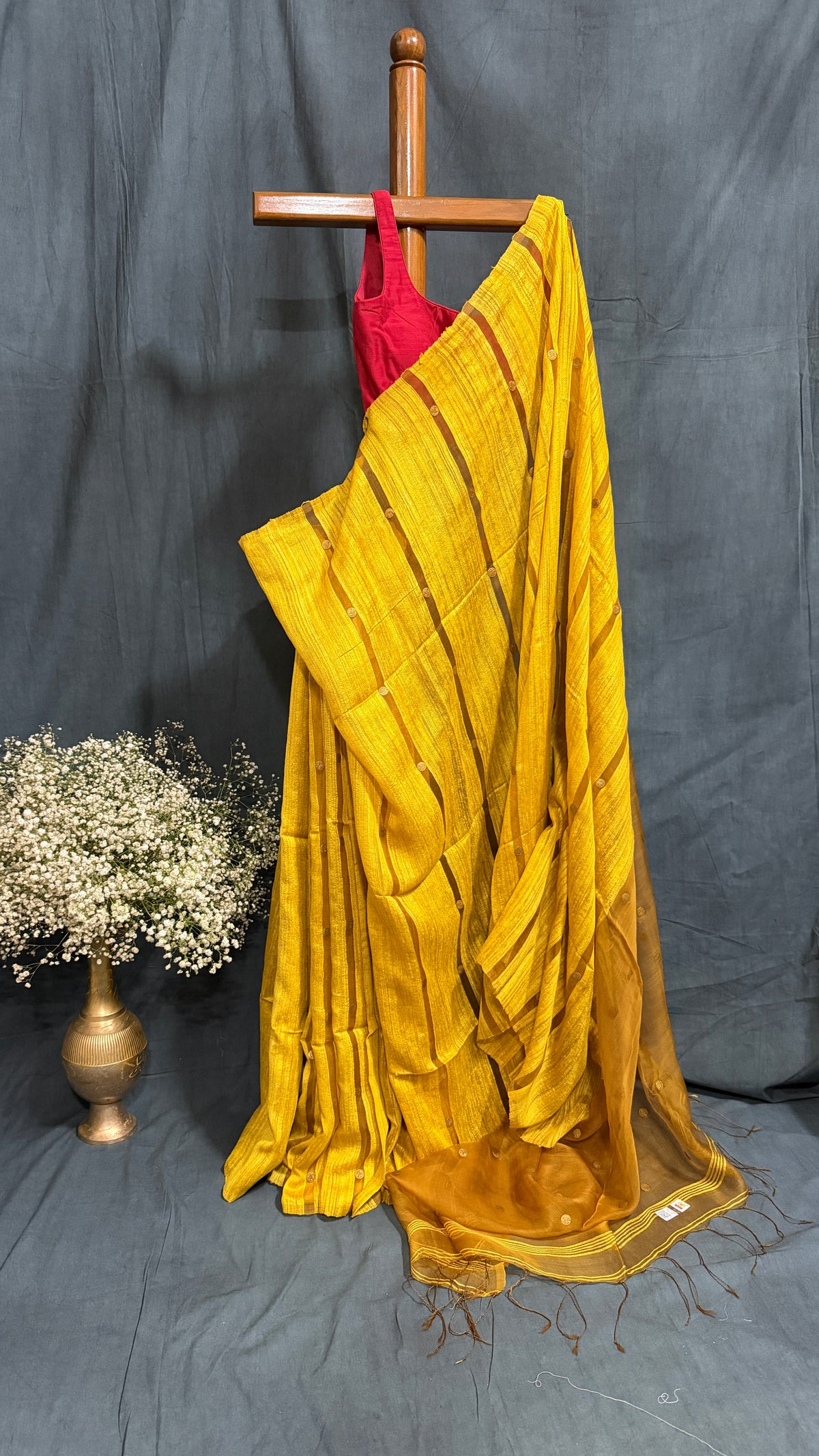 Handloom Ginni Matka Silk Saree with Silk mark - Golden